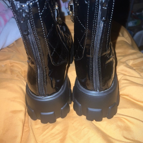 Chain Boots! - Picture 2 of 5